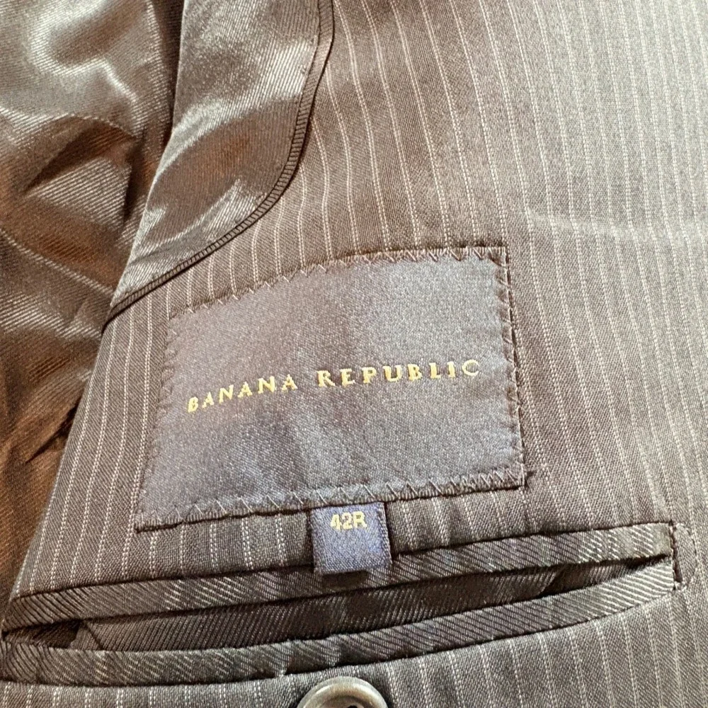 Banana Republic Pinstripe Blazer Mens 42R Wool Silk Blend Sport Coat Gray
